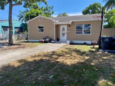 2512 Grant Street Hollywood FL 33020