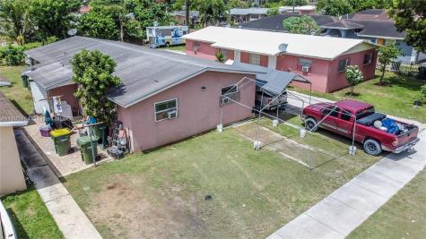 1121 NW 9th Court Homestead FL 33030