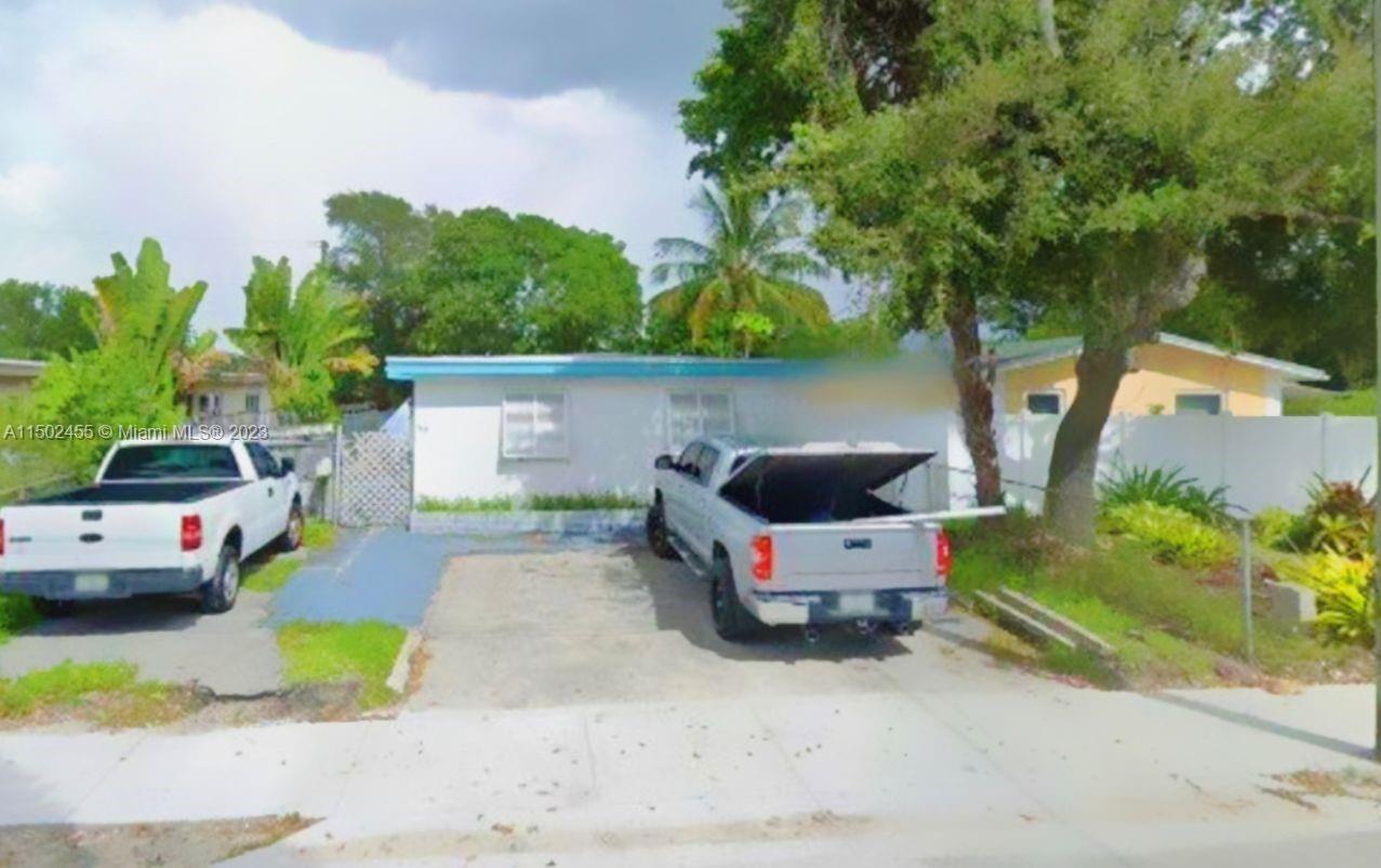 565 NE 32nd Street Oakland Park FL 33334