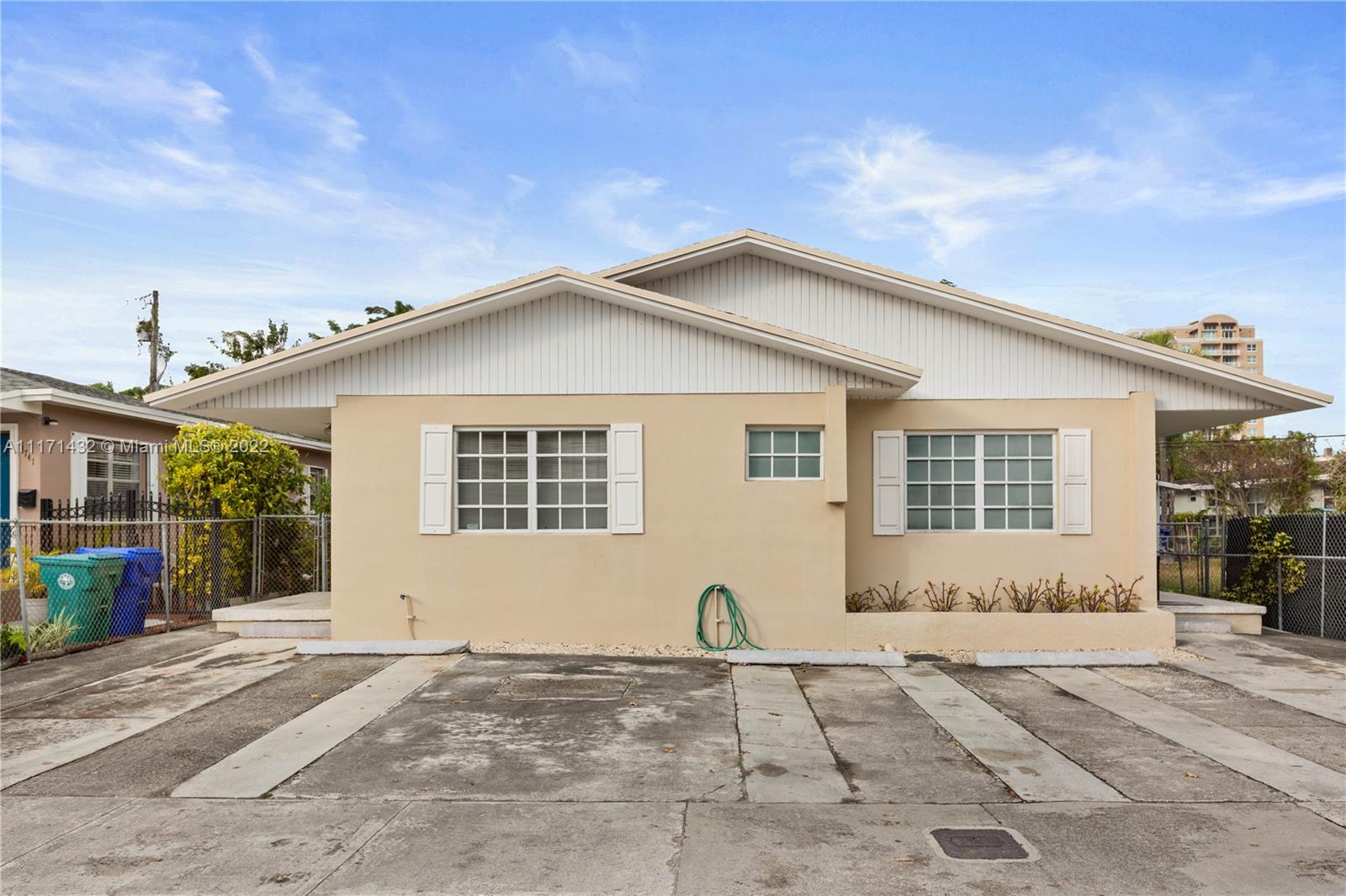 3737 SW 28th Street Miami FL 33134