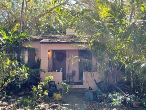 3691 SW 1st Avenue Miami FL 33145