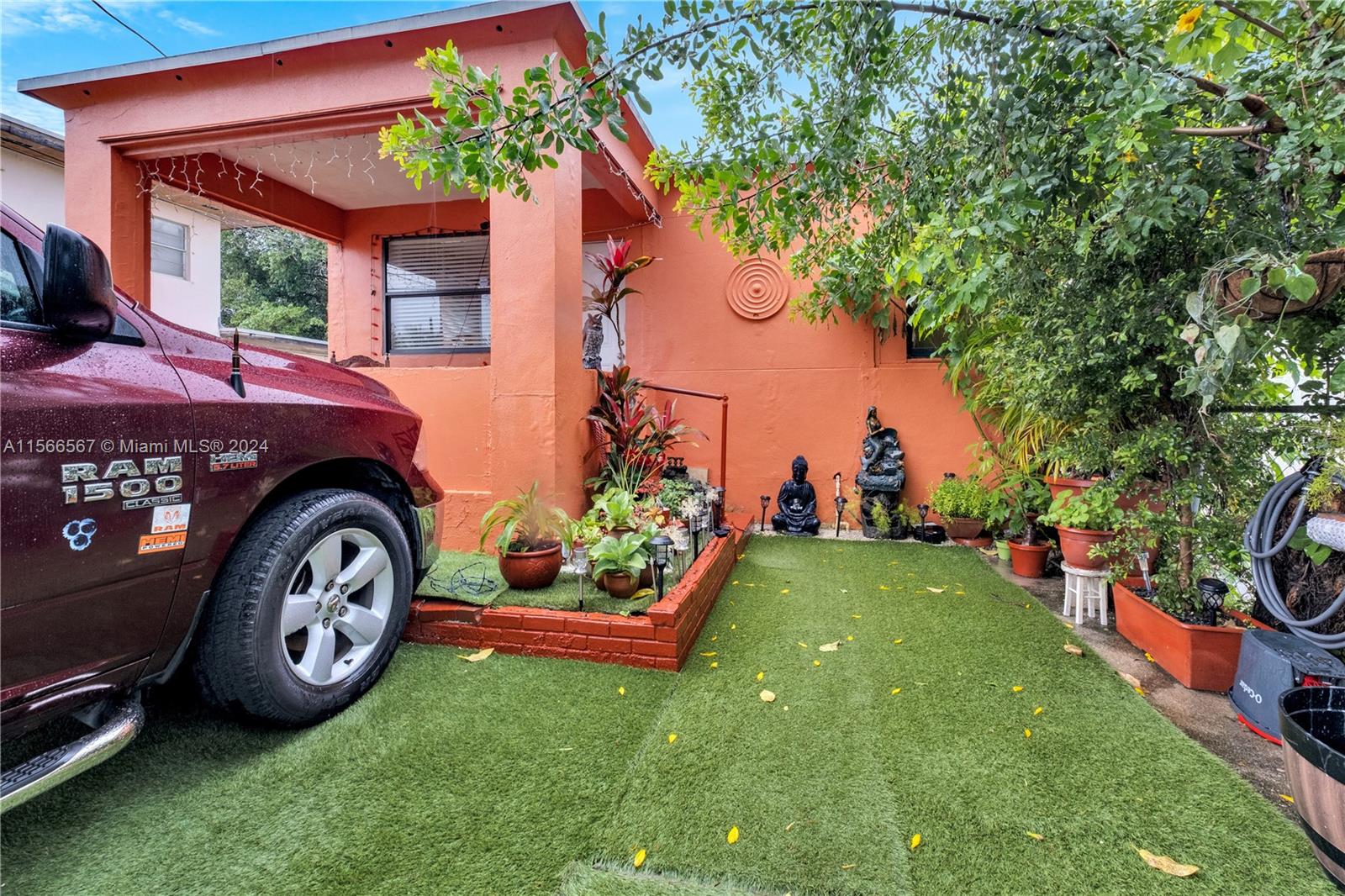 2137 NW 33rd Street Miami FL 33142