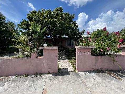 10410 SW 182nd Street Miami FL 33157
