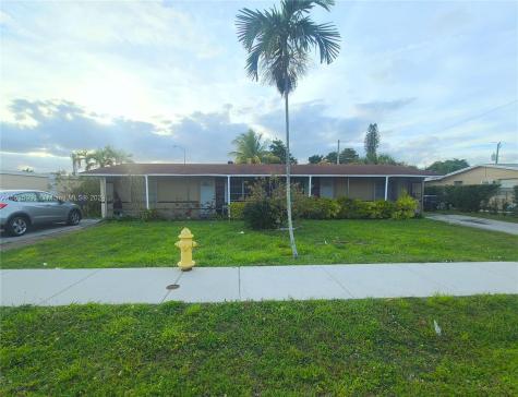2037 SW 63rd Avenue North Lauderdale FL 33068
