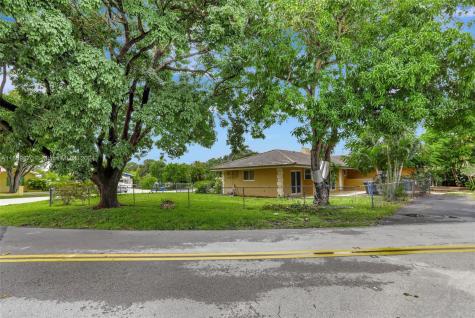1699 NE 33rd Street Oakland Park FL 33334
