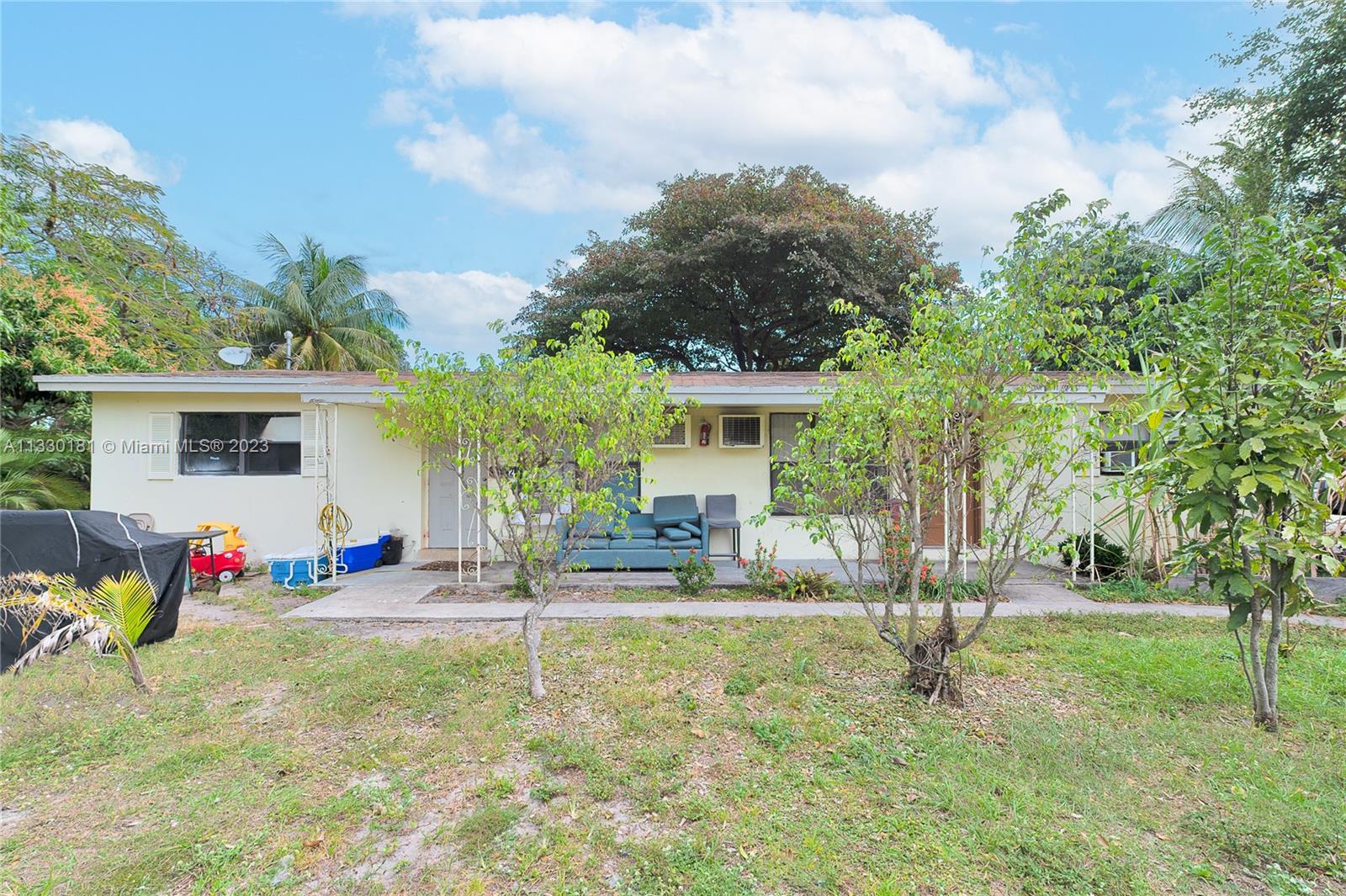 319 NW 43rd Street Oakland Park FL 33309