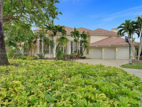 1975 Las Colinas Way Coral Springs FL 33071