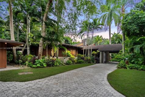 6760 SW 94th Street Pinecrest FL 33156