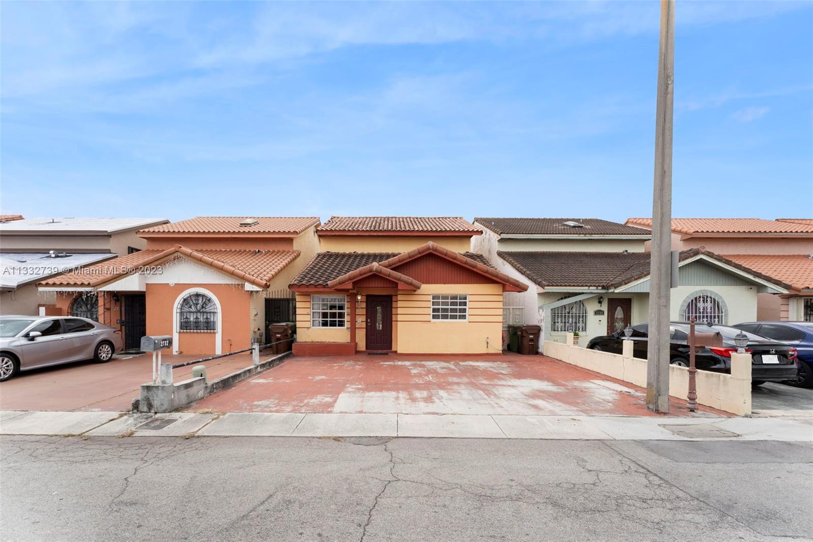 2736 W 54th Street Hialeah FL 33016