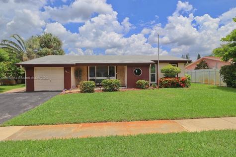 8821 NW 4th Street Pembroke Pines FL 33024
