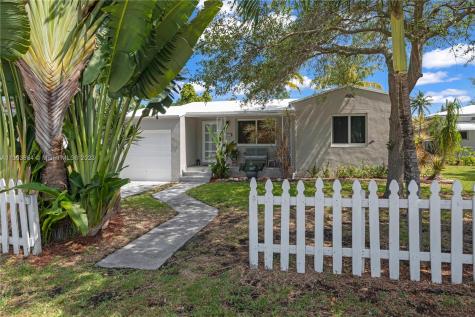 2535 Taylor Street Hollywood FL 33020