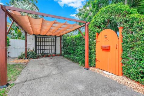 1515 Hayes Street Hollywood FL 33020