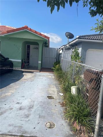 2672 W 72nd Street Hialeah FL 33016