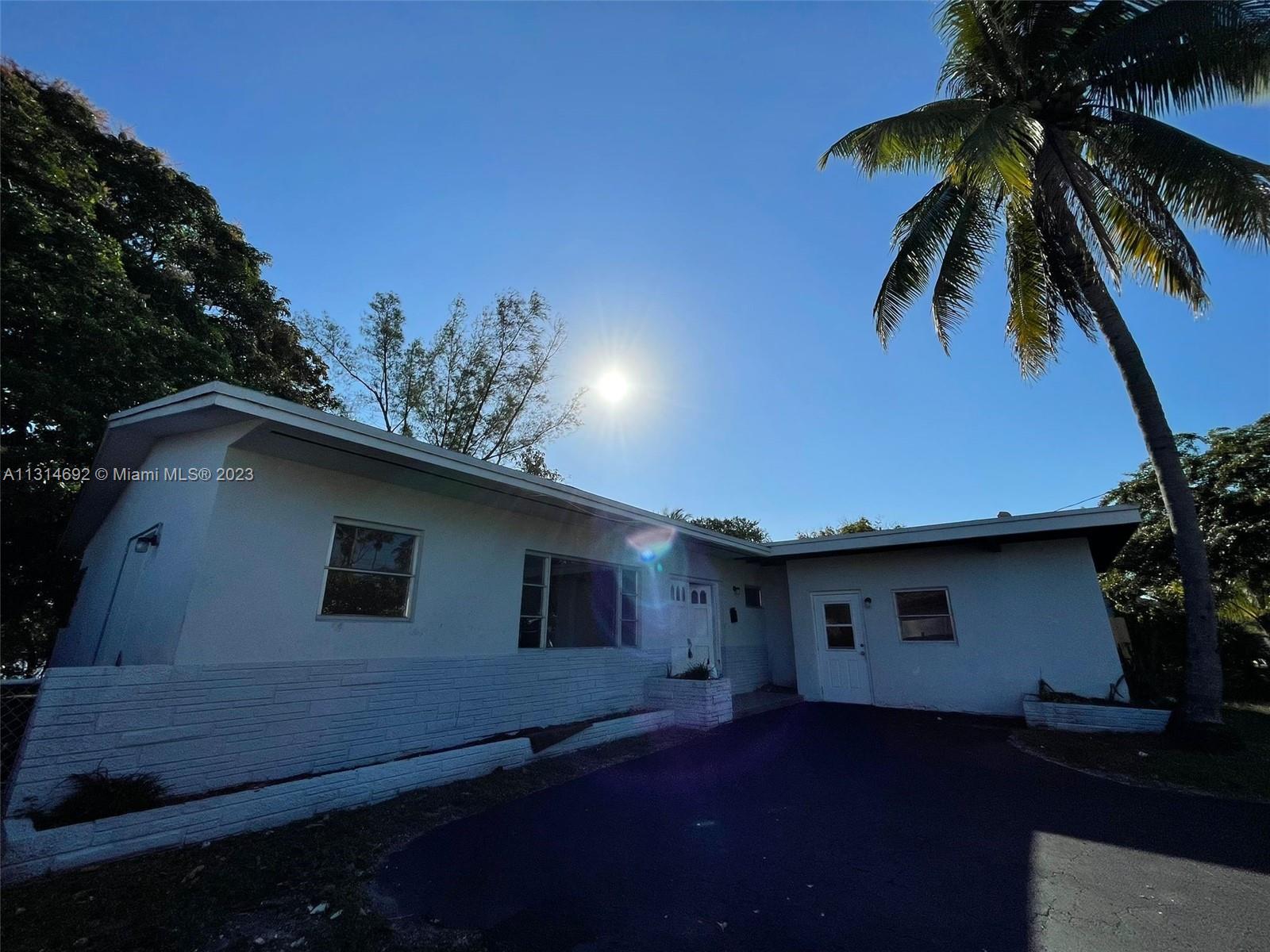 611 SW 11th Avenue Hallandale Beach FL 33009