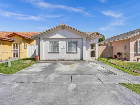 2473 W 72nd Place Hialeah FL 33016