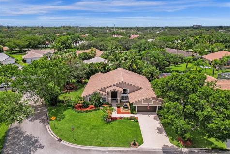 10410 NW 49th Place Coral Springs FL 33076