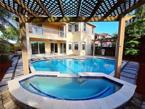 4425 SW 160th Court Miami FL 33185