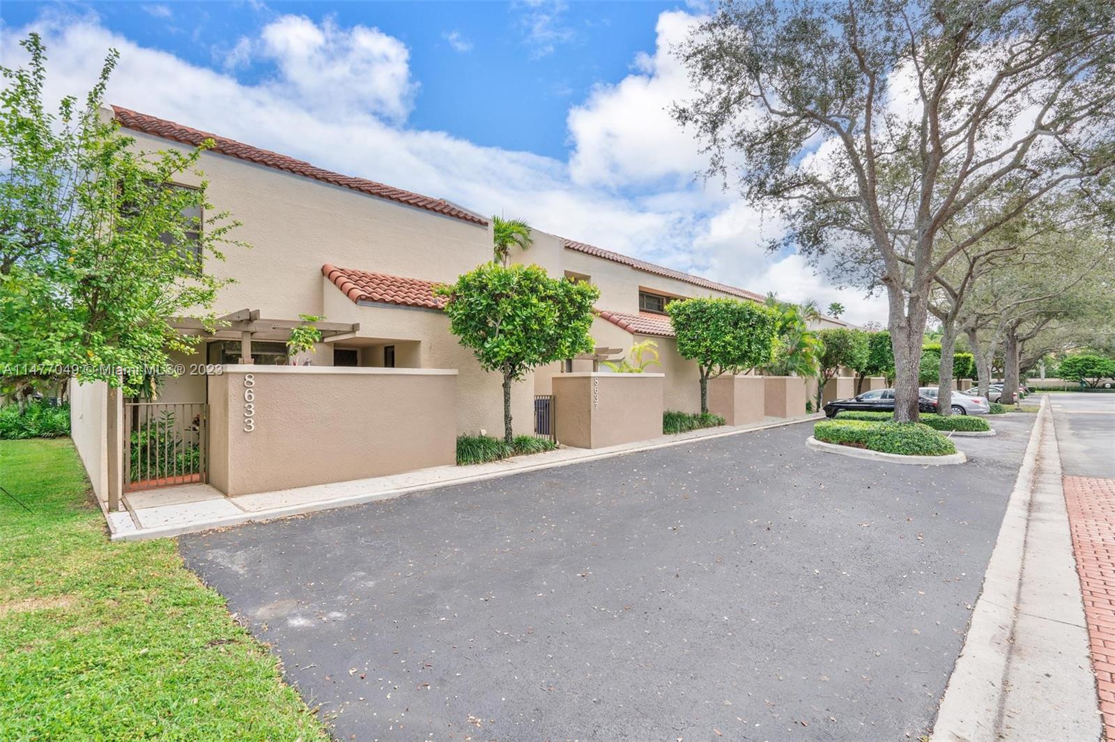 8633 SW 79th Place Miami FL 33143