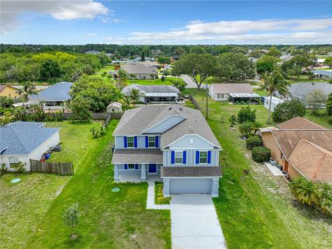2450 SE Toledo Avenue Port St. Lucie FL 34952