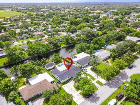 7520 SW 98th Court Miami FL 33173
