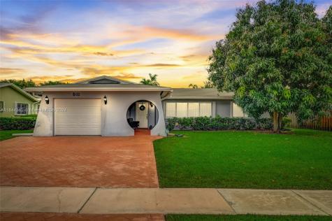 511 NW 98th Avenue Pembroke Pines FL 33024