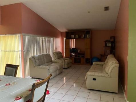 10441 SW 9th Lane Pembroke Pines FL 33025