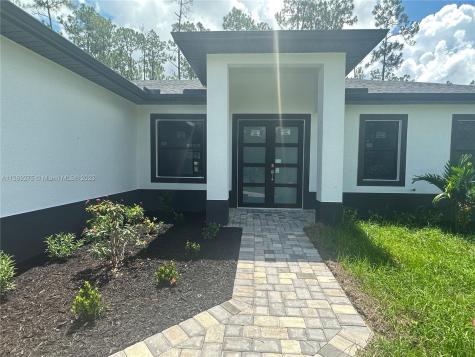 816 Wellington Avenue Lehigh Acres FL 33972