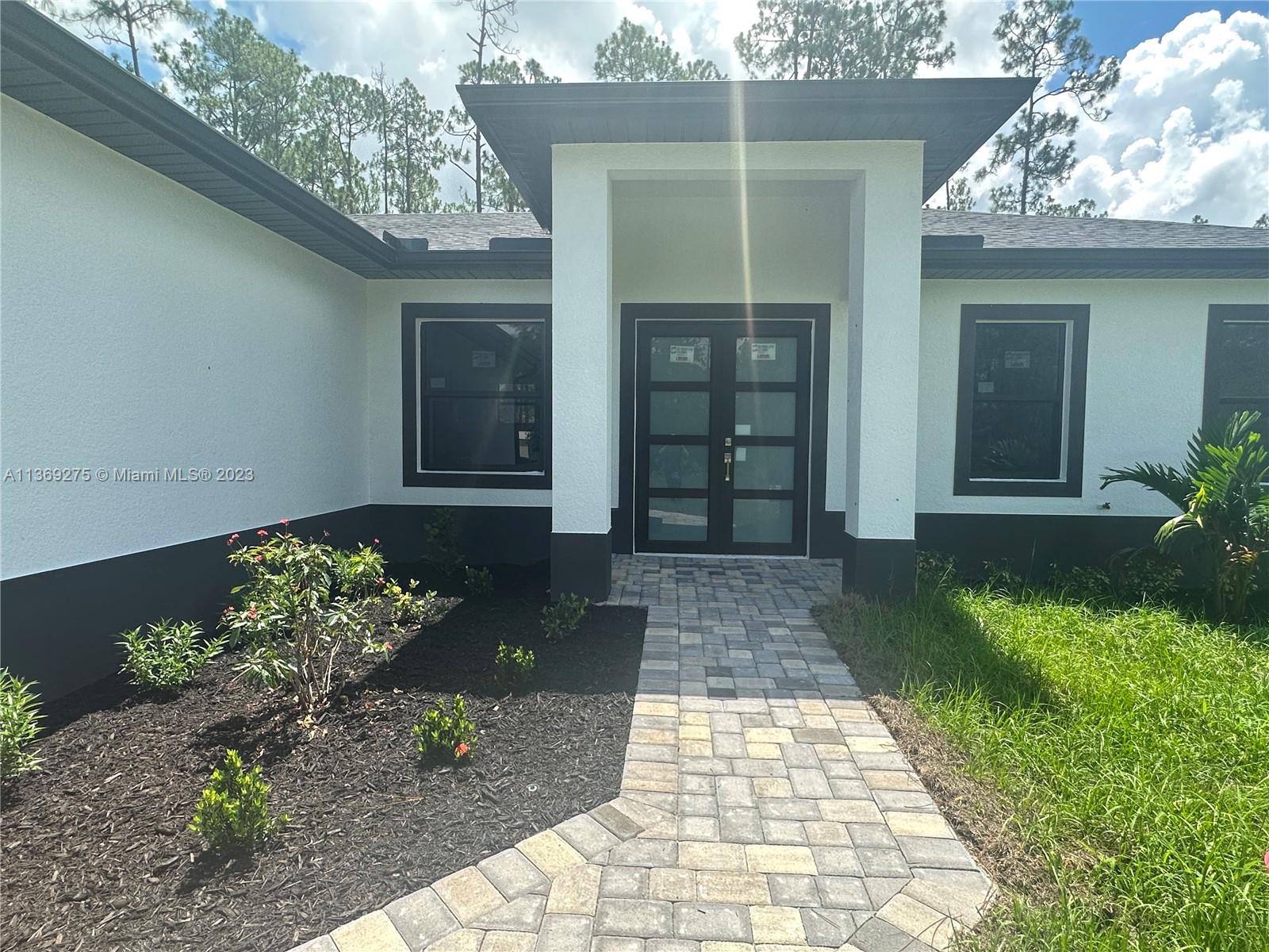 816 Wellington Avenue Lehigh Acres FL 33972