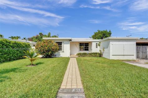 7540 Buccaneer Avenue North Bay Village FL 33141