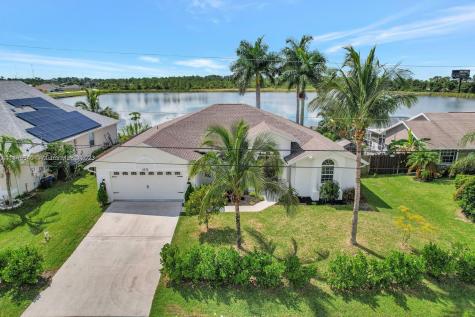2372 SW Santana Avenue Port St. Lucie FL 34953