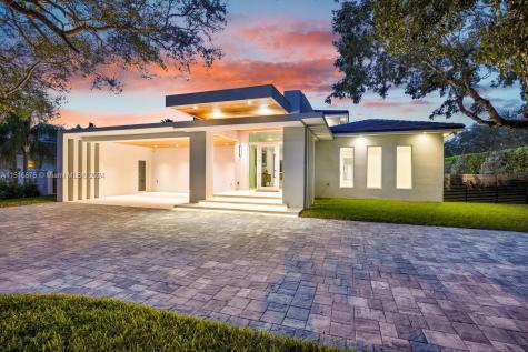 7105 Sunset Drive Miami FL 33143