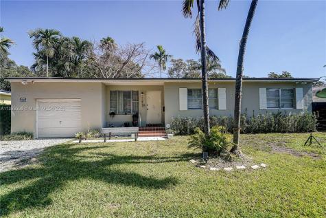 1033 NE 128th Street North Miami FL 33161