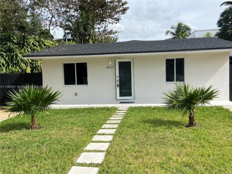 6921 SW 84th Avenue Miami FL 33143
