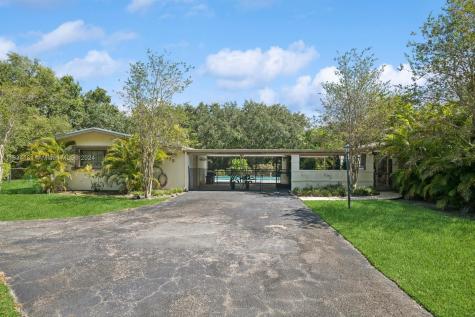 9475 SW 117th Terrace Miami FL 33176