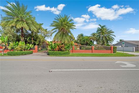 2195 SW 142nd Avenue Miami FL 33175