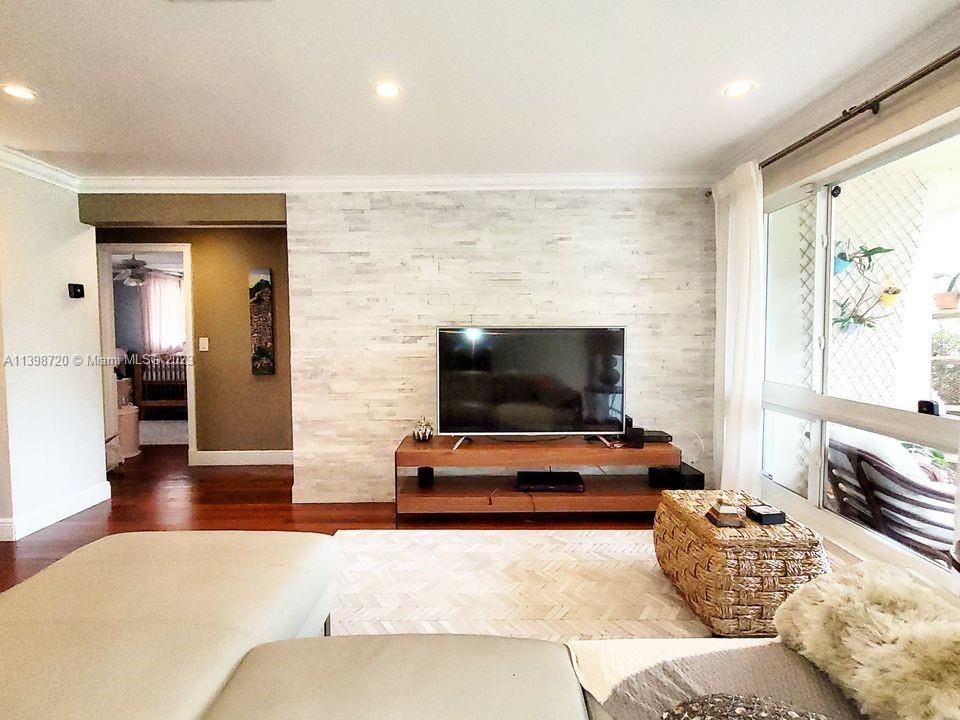 451 NW 34th Street Oakland Park FL 33309