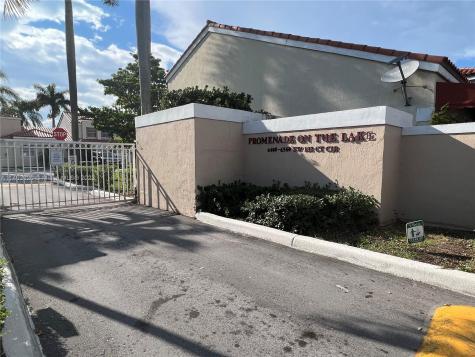6439 SW 132nd Court Circle Miami FL 33183