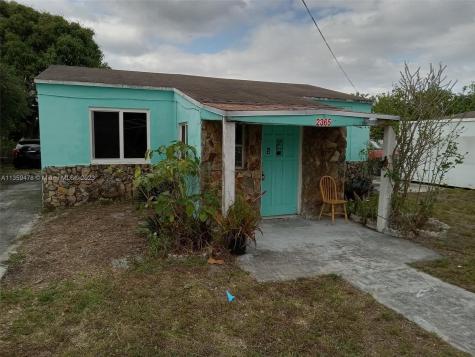 2365 NW 104th Terrace Miami FL 33147