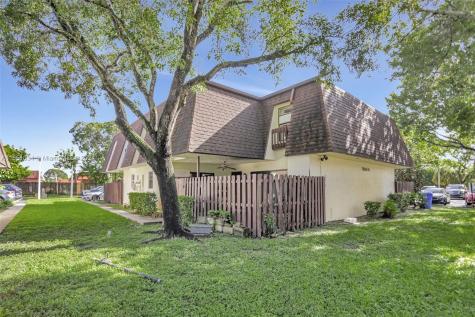 7813 Tam Oshanter Boulevard North Lauderdale FL 33068