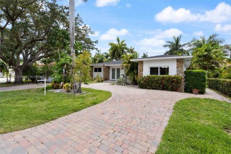 7731 Coquina Drive North Bay Village FL 33141