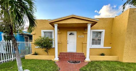 1529 NW 52nd Street Miami FL 33142
