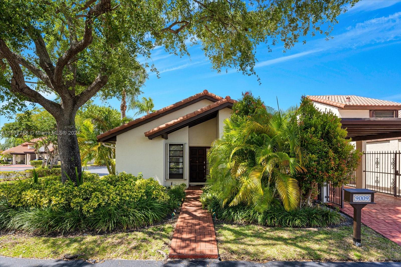 9009 SW 112th Place Miami FL 33176