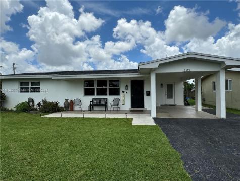 8440 NW 11th Court Pembroke Pines FL 33024