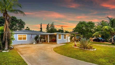 6440 Rodman Street Hollywood FL 33023