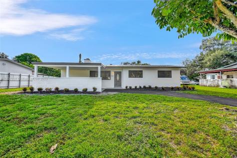 19621 NE Miami Court Miami FL 33179