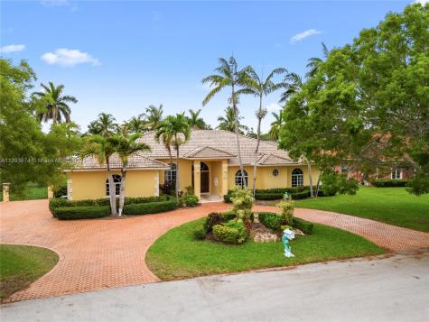 8335 SW 183rd Terrace Palmetto Bay FL 33157