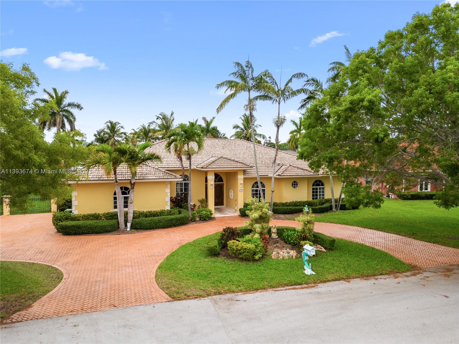 8335 SW 183rd Terrace Palmetto Bay FL 33157