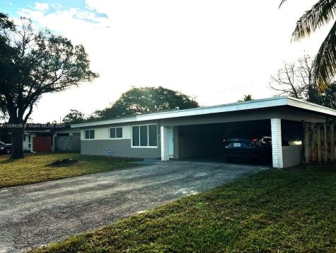 5702 SW 1st Street Plantation FL 33317