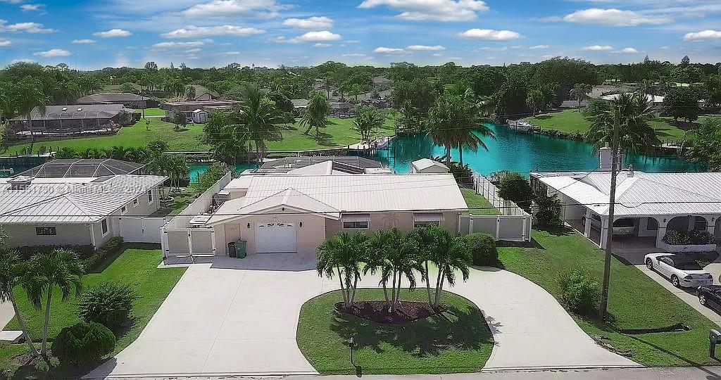 667 SE Calmoso Drive Port St. Lucie FL 34983