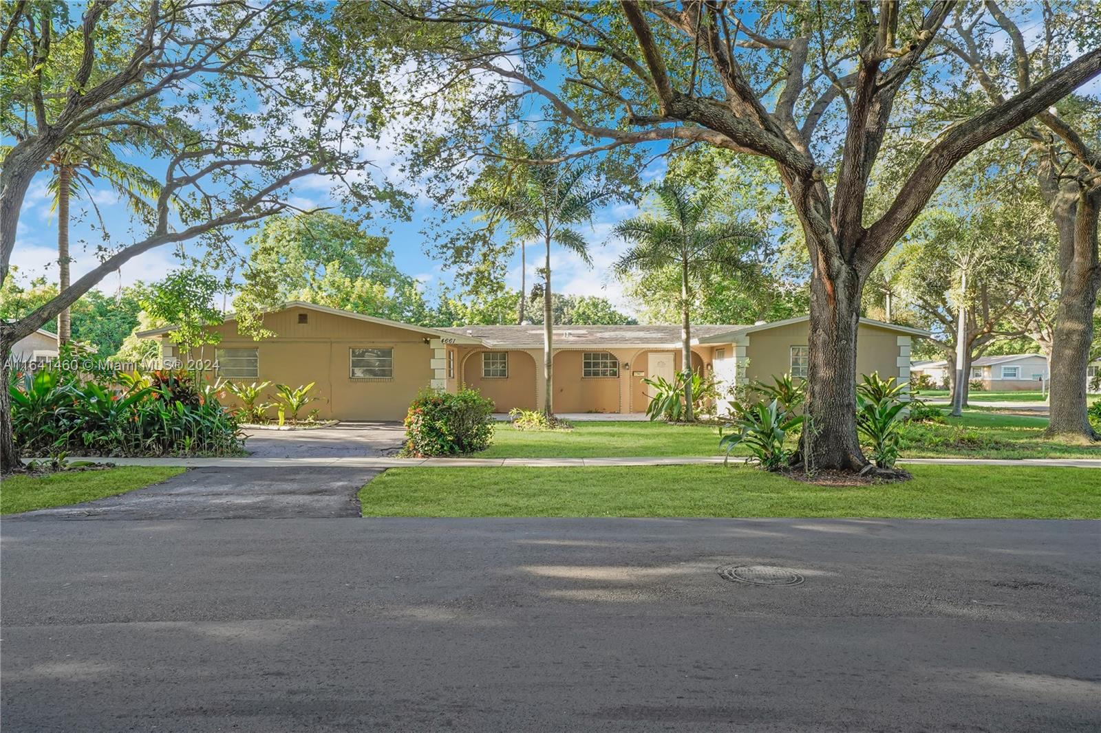 4661 NW 4th Street Plantation FL 33317